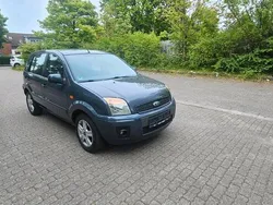 Grau Gebraucht 2011 Ford Fusion Van / Kleinbus | 2.790 € (Fairer Preis)