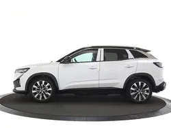 Perlmuttweiß + blackpearl... Neu 2025 Renault Austral Techno SUV | 34.790 € (Superpreis)