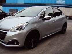 Silber Gebraucht 2018 Peugeot 208 Allure Kleinwagen | 10.900 € (Fairer Preis)