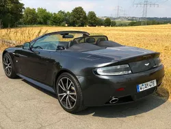 Grau Gebraucht 2013 Aston Martin V8 Vantage Coupé | 69.900 € (Etwas zu teuer)