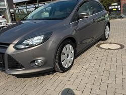 Grau Gebraucht 2014 Ford Focus Kleinwagen | 5.999 € (Fairer Preis)