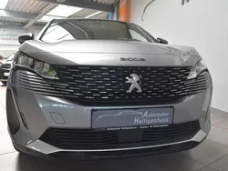 Grau Gebraucht 2023 Peugeot 3008 Allure SUV | 19.980 € (Superpreis)