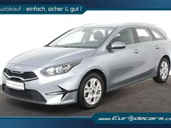 Grau Gebraucht 2023 Kia Ceed Sportswagon Kombi | 16.800 € (Fairer Preis)