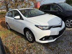 Weiß Gebraucht 2018 Toyota Auris Touring Sports Comfort Kombi | 11.350 € (Fairer Preis)