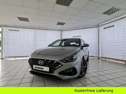 Shimmering silver Gebraucht 2023 Hyundai i30 Kleinwagen | 15.990 € (Fairer Preis)