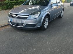 Silber Gebraucht 2004 Opel Astra Limousine | 3.980 € (Teuer)