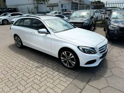 Weiß Gebraucht 2017 Mercedes C180 Limousine | 14.999 € (Guter Preis)