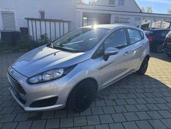 Silber Gebraucht 2013 Ford Fiesta Trend Limousine | 2.990 €