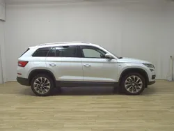 Moonweiss metallic Gebraucht 2021 Skoda Kodiaq Clever SUV | 26.980 € (Guter Preis)
