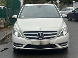 Weiß Gebraucht 2012 Mercedes B200 Van / Kleinbus | 5.499 € (Fairer Preis)