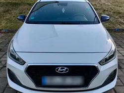 Weiß Gebraucht 2018 Hyundai i30 Limousine | 12.499 € (Fairer Preis)