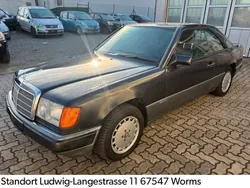 Schwarz Gebraucht 1990 Mercedes 230 Coupé | 4.490 €