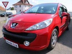 Rot Gebraucht 2009 Peugeot 207 Urban Move Limousine | 3.950 € (Etwas zu teuer)