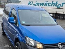 Blau Gebraucht 2015 VW Caddy Maxi Family Van / Kleinbus | 13.500 €
