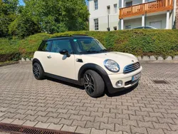 Weiß Gebraucht 2010 Mini Cooper Kleinwagen | 5.950 € (Fairer Preis)