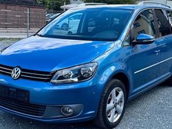 Blau Gebraucht 2011 VW Touran Van / Kleinbus | 5.490 € (Guter Preis)