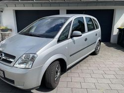 Silber Gebraucht 2004 Opel Meriva Enjoy Van / Kleinbus | 2.900 € (Fairer Preis)