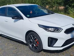 Weiß Gebraucht 2020 Kia Ceed GT GT-Line Limousine | 15.700 € (Fairer Preis)