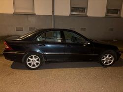 Schwarz Gebraucht 2002 Mercedes C240 Limousine | 1.990 € (Superpreis)