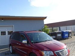 Rot Gebraucht 2015 Chrysler Town & Country Touring Van | 17.999 €