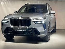Grau (frozen pure grey metallic) Neu 2025 BMW X7 Comfort Edition SUV | 99.899 €