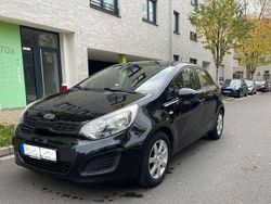 Schwarz Gebraucht 2012 Kia Rio Edition 7 Limousine | 7.390 € (Fairer Preis)