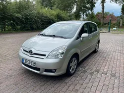 Silber Gebraucht 2007 Toyota Corolla Verso Van / Kleinbus | 5.290 € (Fairer Preis)