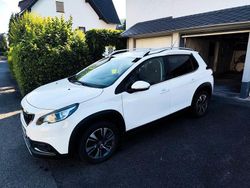 Weiß Gebraucht 2017 Peugeot 2008 Allure SUV | 9.850 € (Fairer Preis)