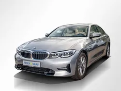 Grau Gebraucht 2020 BMW 320 Shadowline Limousine | 27.990 € (Guter Preis)