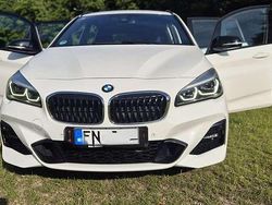 Weiß Gebraucht 2018 BMW 220 M Sport Van / Kleinbus | 19.900 € (Etwas zu teuer)