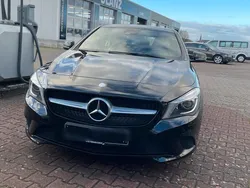 Schwarz Gebraucht 2015 Mercedes CLA200 Limousine | 14.700 € (Fairer Preis)