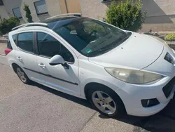 Weiß Gebraucht 2009 Peugeot 207 Kombi | 1.800 € (Fairer Preis)