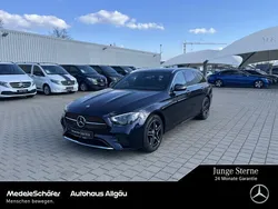 Blau Gebraucht 2023 Mercedes E300 Kombi | 39.850 €