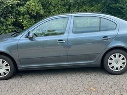 Grau Gebraucht 2009 Skoda Octavia Ambiente Limousine | 2.700 € (Guter Preis)