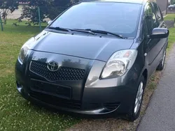 Grau Gebraucht 2008 Toyota Yaris Kleinwagen | 2.900 € (Fairer Preis)