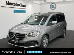 Grau Gebraucht 2023 Mercedes T180 Style Van / Kleinbus | 24.990 € (Guter Preis)