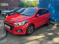 Rot Gebraucht 2020 Hyundai i20 Trend Limousine | 13.700 € (Fairer Preis)