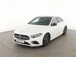 Weiß Gebraucht 2019 Mercedes A180 AMG line Limousine | 25.350 € (Teuer)