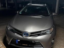 Andere farben Gebraucht 2013 Toyota Auris Touring Sports Kombi | 11.700 €