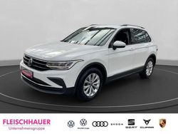Weiss Gebraucht 2020 VW Tiguan Life SUV | 24.980 € (Fairer Preis)