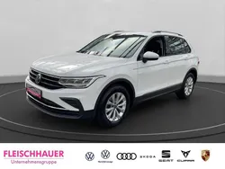 Weiss Gebraucht 2020 VW Tiguan Life SUV | 26.980 € (Fairer Preis)
