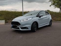 Grau Gebraucht 2017 Ford Fiesta ST200 Kleinwagen | 10.900 € (Guter Preis)