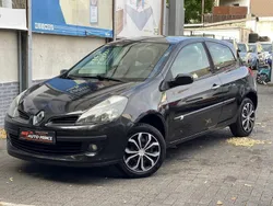 Schwarz Gebraucht 2007 Renault Clio II Dynamique Kleinwagen | 2.200 € (Fairer Preis)