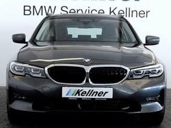 Grau Gebraucht 2020 BMW 330 Sport Line Limousine | 26.491 € (Superpreis)