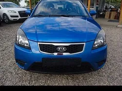 Blau Gebraucht 2010 Kia Rio 2 Kleinwagen | 2.700 €