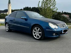 Blau Gebraucht 2004 Mercedes C180 Coupé | 3.500 €