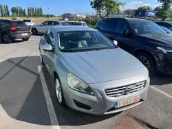 Silber Gebraucht 2013 Volvo S60 Summum Limousine | 5.990 € (Teuer)