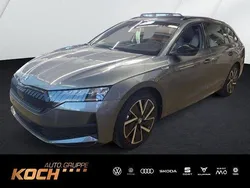 Graphitegrau metallic Gebraucht 2025 Skoda Octavia SportLine Kombi | 36.930 € (Etwas zu teuer)