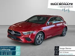 Rot Gebraucht 2023 Mercedes A200 Limousine | 28.680 € (Fairer Preis)