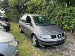 Sombragrau metallic Gebraucht 2004 Seat Alhambra Van / Kleinbus | 2.799 € (Etwas zu teuer)